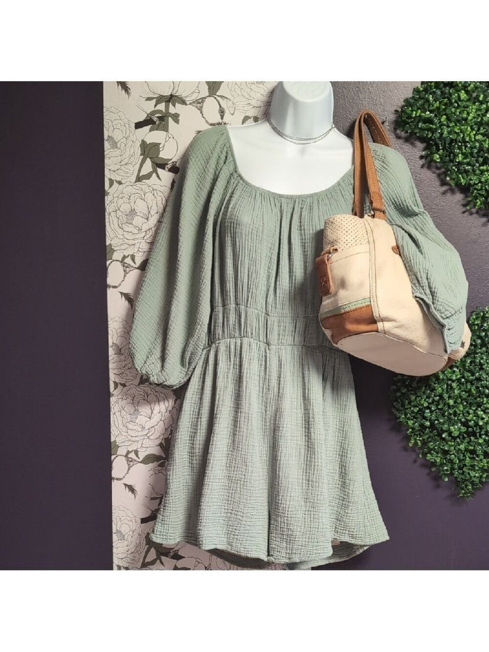 Chris & Carol Textured Sage Romper - Picture 5 of 9